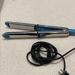 BaByliss Pro Prima 3000 titanium hair straightener up to 465 degrees